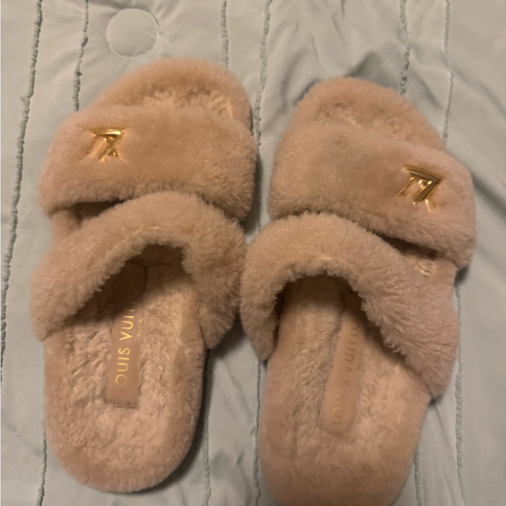 Louis Vuitton Sandals - Picture 3 of 7